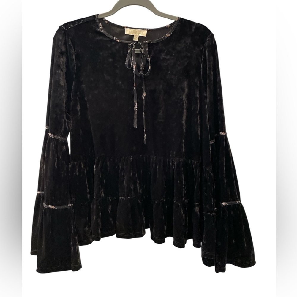 Farmers Market Women’s Black Velour Blouse Size M with Bell shaped Long Sleeves